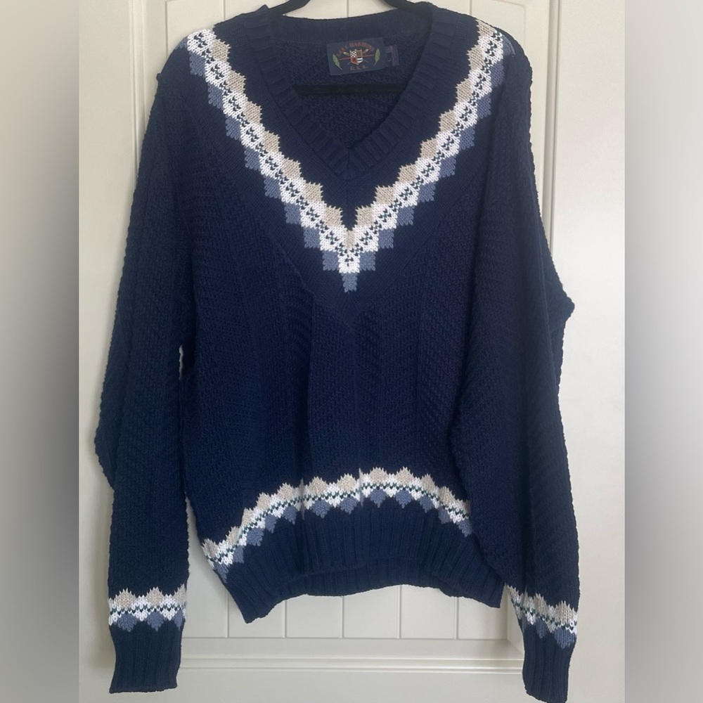 Vintage Blue V-Neck Sweater with White Trim and Chunky Knit